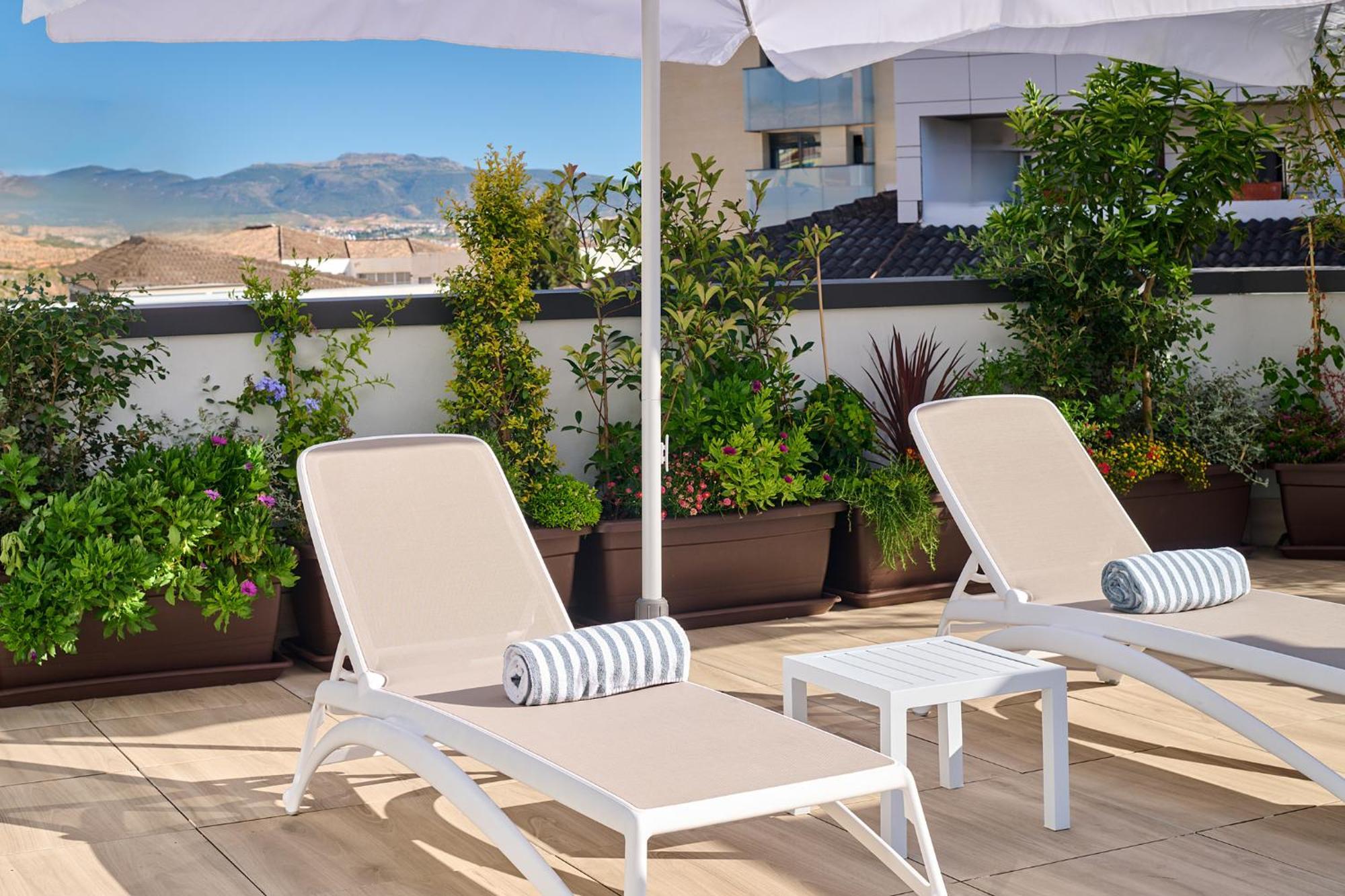 Apartamentos Luna Suites Granada Exterior photo